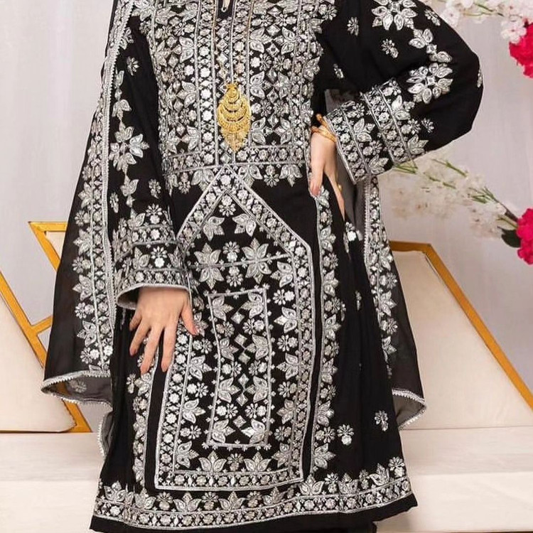 خریداینترنتی لباس بلوچی