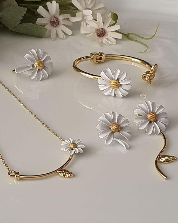 قیمت گردنبندبابونه