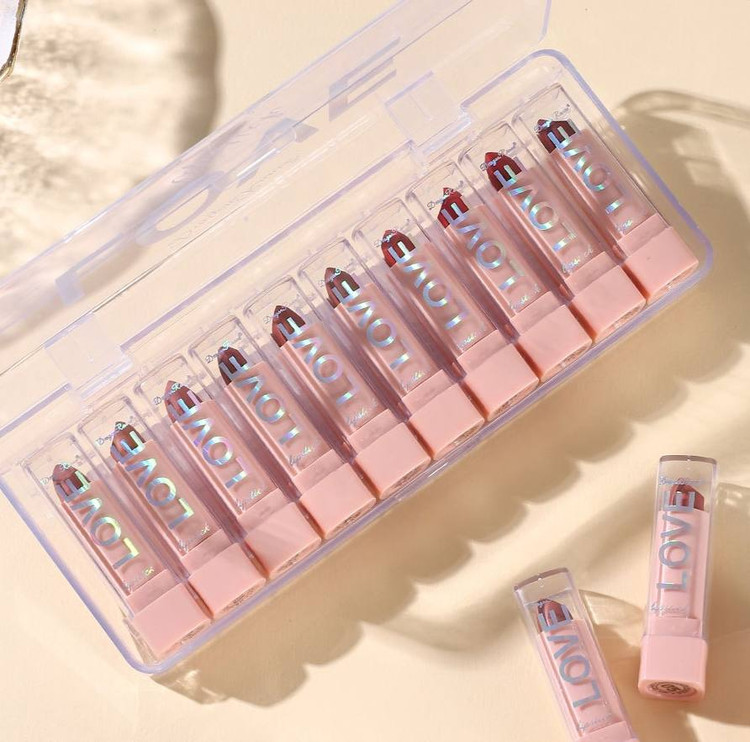 سفارش رژلب مخملی ومات