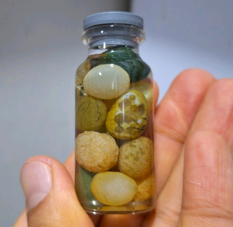 مشخصات وسفارش شیشه عقیق نقلی پرانرژی