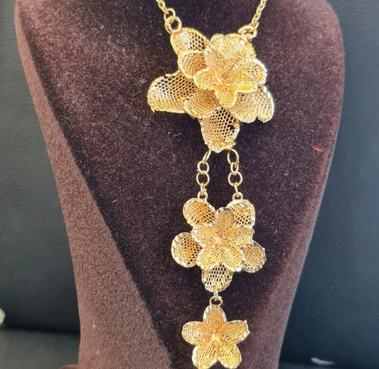 مشخصات قیمت وخریدمدال بحرینی زنانه طرح طلا