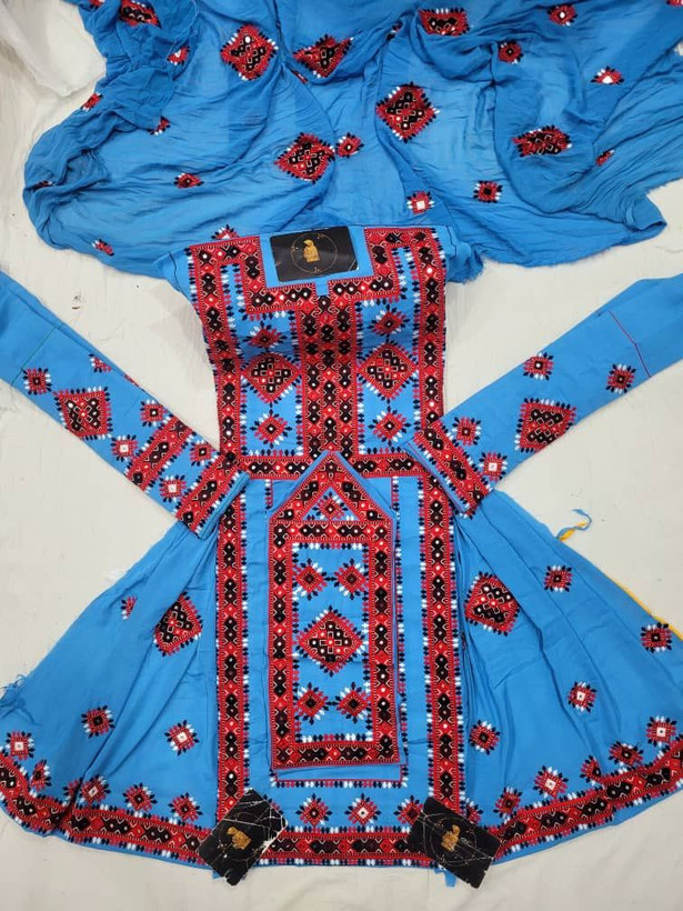 مشخصات قیمت وسفارش لباس بلوچی زنانه