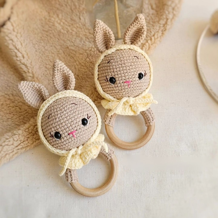 مشخصات وسفارش جغجغه سیسمونی نوزاد بافتنی بادست