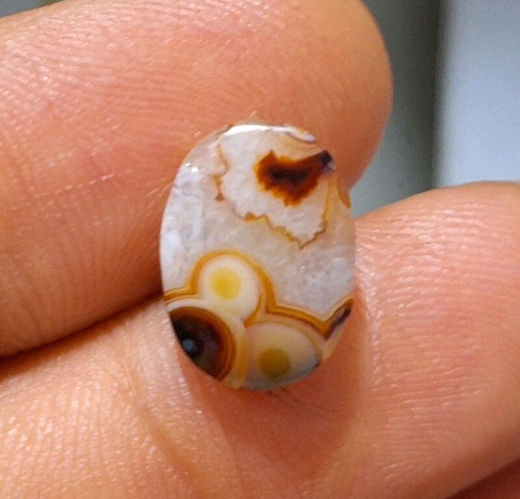 مشخصات وسفارش سنگ باباقوری موکل دار