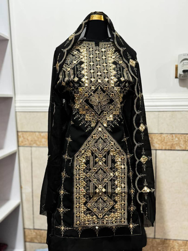 مشخصات قیمت وخریدلباس زنانه بلوچی بناروسی