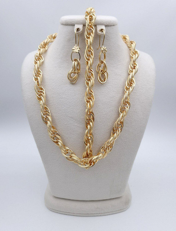 مشخصات قیمت وخریدسرویس زنانه شنل طرح طلا