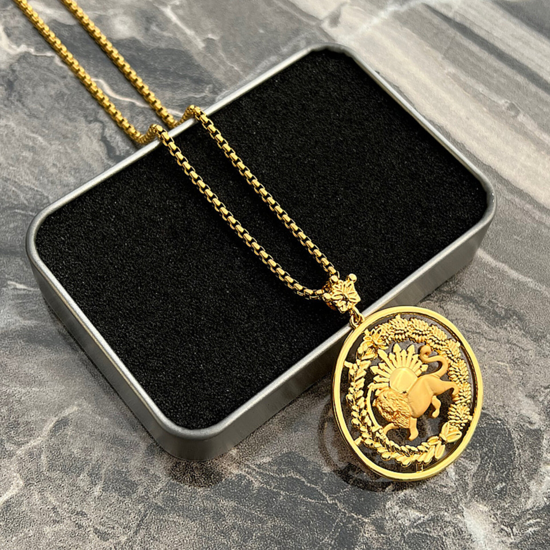 گردنبندمردانه شیرخورشید