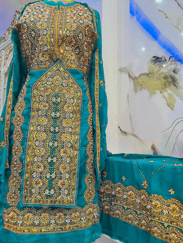 مشخصات قیمت وخریدلباس بلوچی زنانه