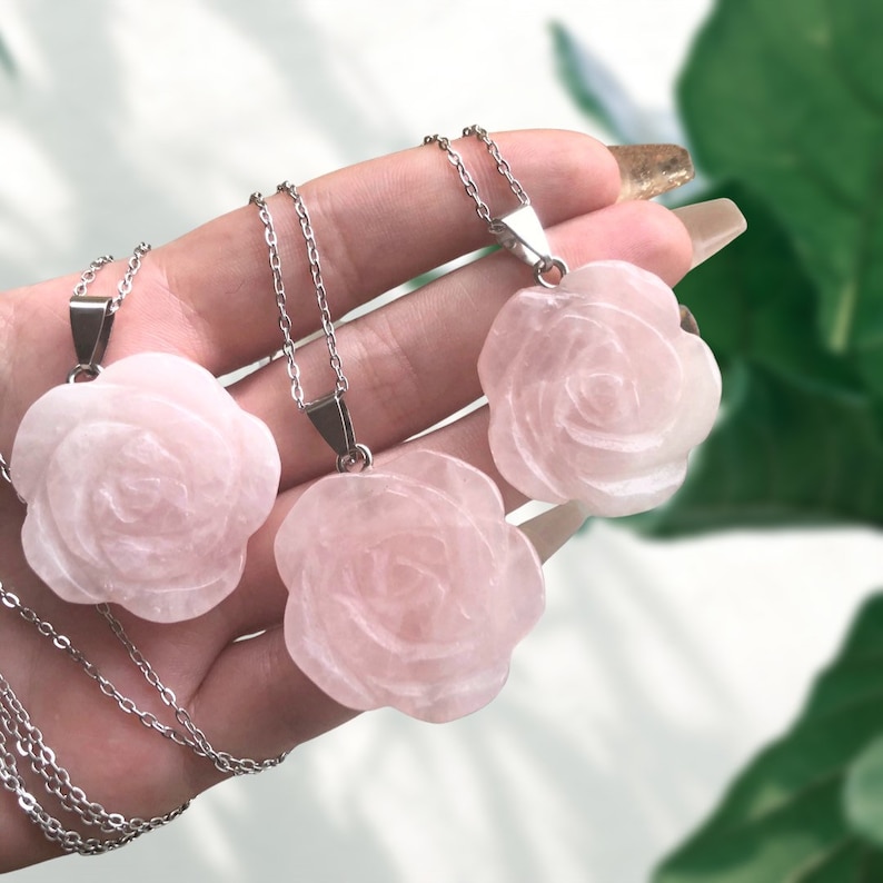 مشخصات قیمت وخریدگردنبندسنگ رزکوارتزاصل